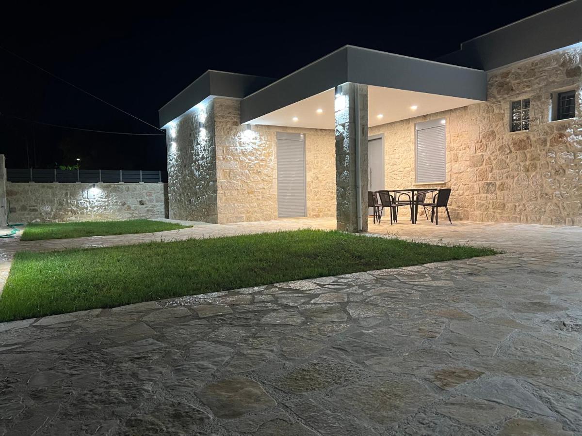 Ag.Stone.Home Isthmia Exterior foto